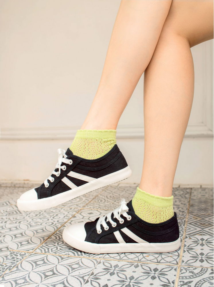簍空織紋短襪-綠