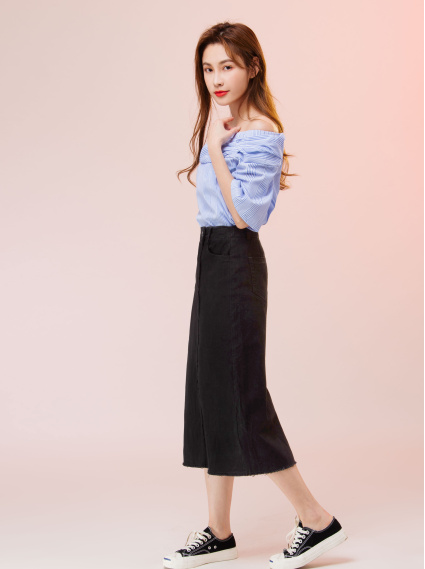 不收邊水洗鬆緊牛仔裙-黑