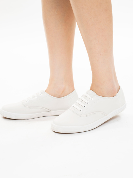 極輕柔軟手工休閒鞋-白