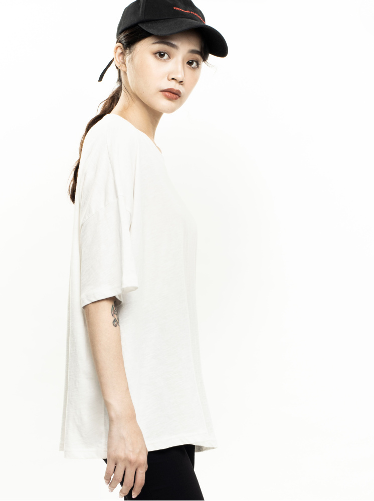 落肩寬鬆男友T-白